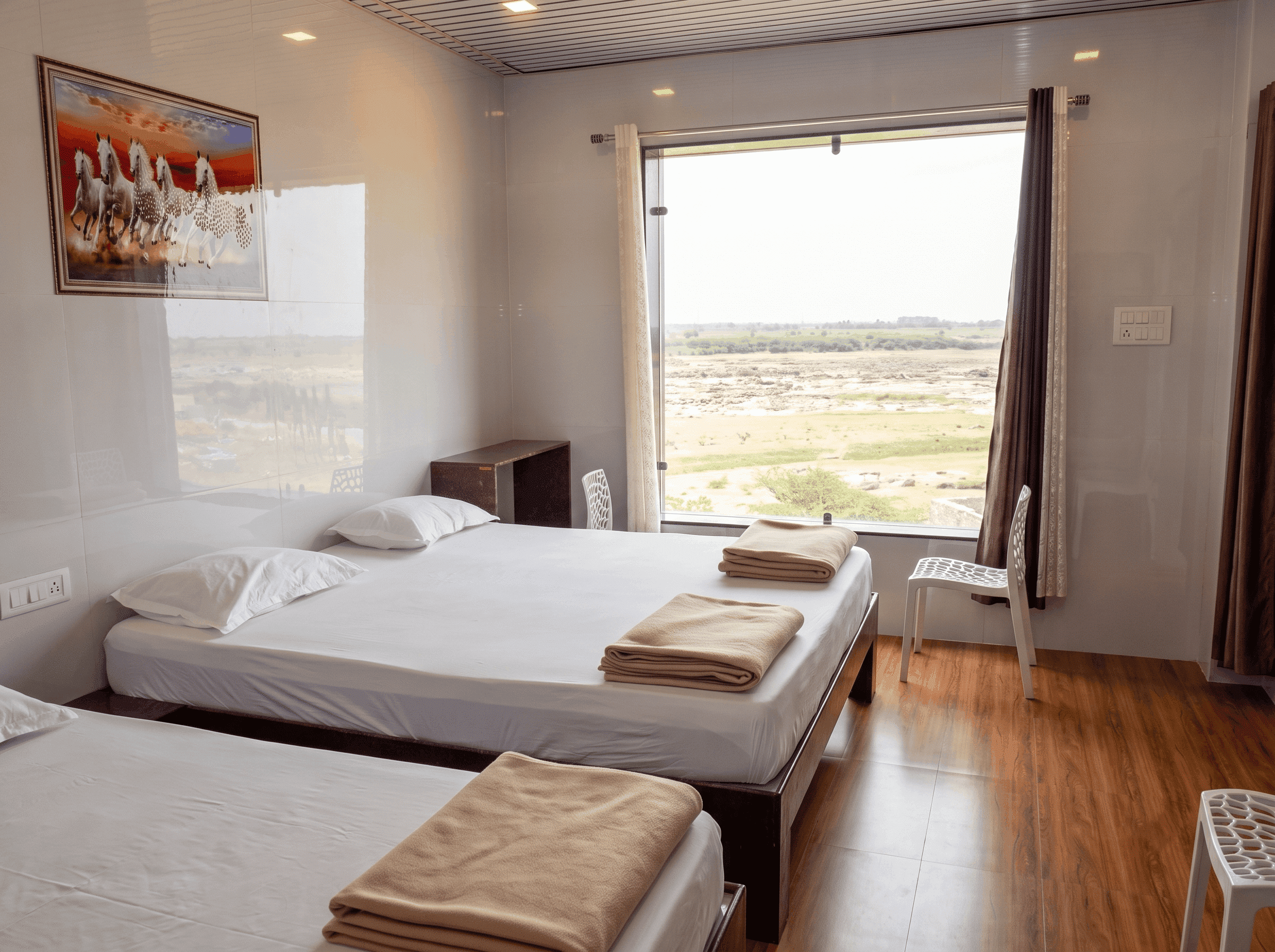 Premium Family Room4.webp