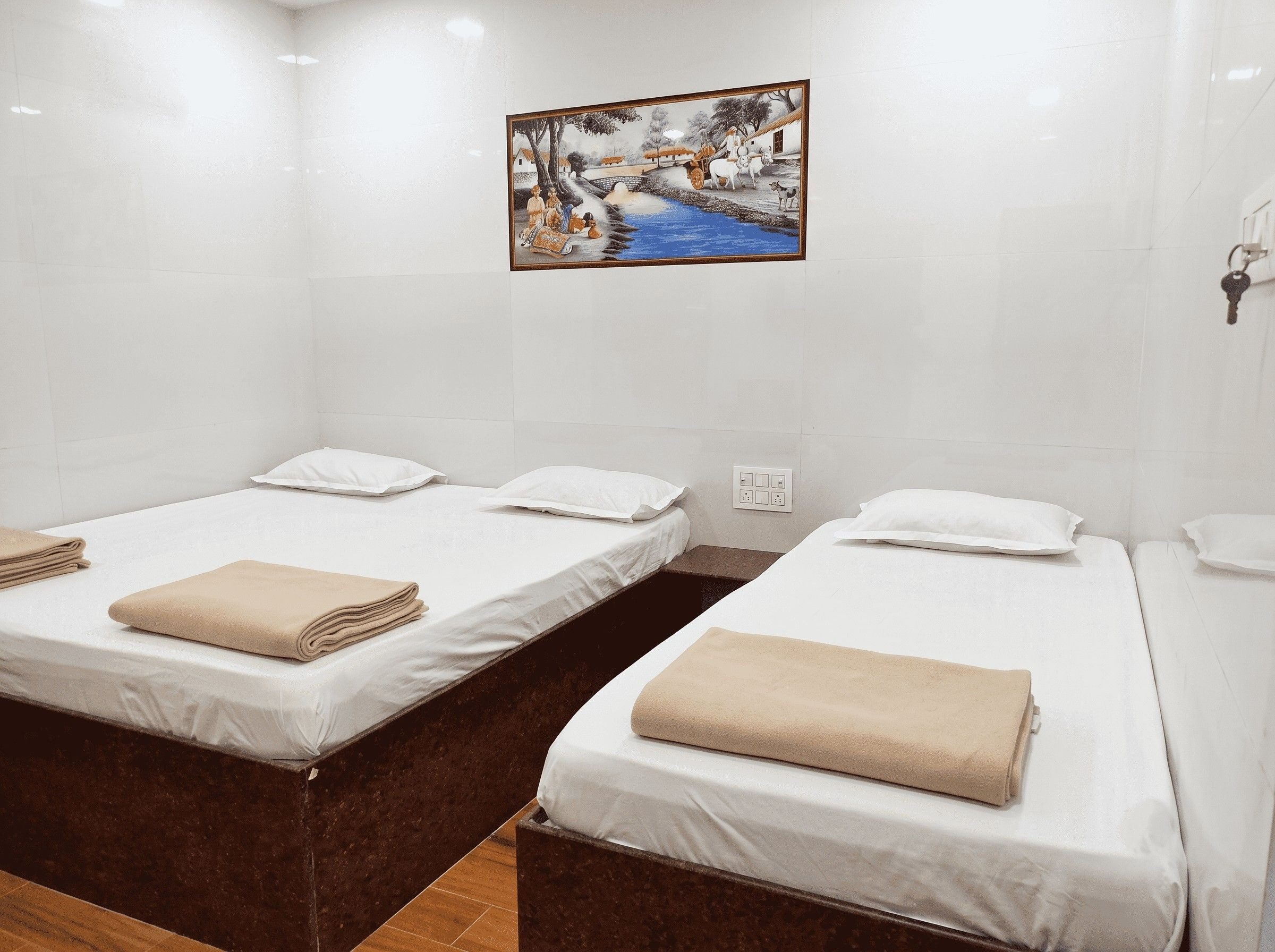Premium Triple Bedroom 4.webp